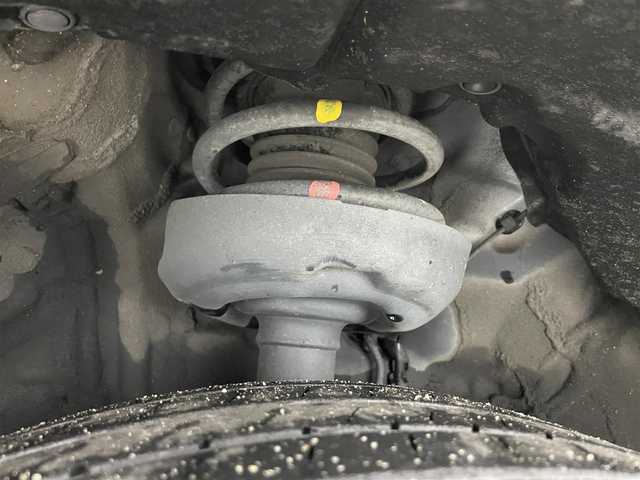 レクサス ＵＸ 250h バージョンC 岡山県 2019(平31)年 6.7万km ソニッククォーツ 純正10.3インチナビ/・FM/AM/Bluetooth/フルセグ/CD/DVD/バックカメラ/おくだけ充電/合皮シート/・パワーシート/・シートメモリー/・シートヒーター/ステアリングヒーター/ドライブレコーダー/ETC2.0/レクサスセーフティシステム/・プリクラッシュセーフティ/・レーントレーシングアシスト/・レーダークルーズコントロール/・オートマチックハイビーム/コーナーセンサー/純正18インチアルミ/純正フロアマット