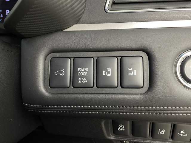 三菱 デリカＤ：５ アーバンギア G パワーパッケージ 鹿児島県 2020(令2)年 5.3万km ウォームホワイトパール 純正10インチナビ/（CD/DVD/BT/SD/USB)/マルチアラウンドモニター/フリップダウンモニター/フルセグテレビ/両側パワースライドドア/電動リアゲート/電動サイドステップ/ドライブレコーダー/ETC/革巻きステアリング/ステアリングスイッチ/プッシュスタート/スマートキー/スペアキー/LEDヘッドライト/LEDフォグランプ/純正18インチアルミホイール/純正フロアマット/純正ドアバイザー/横滑り防止装置