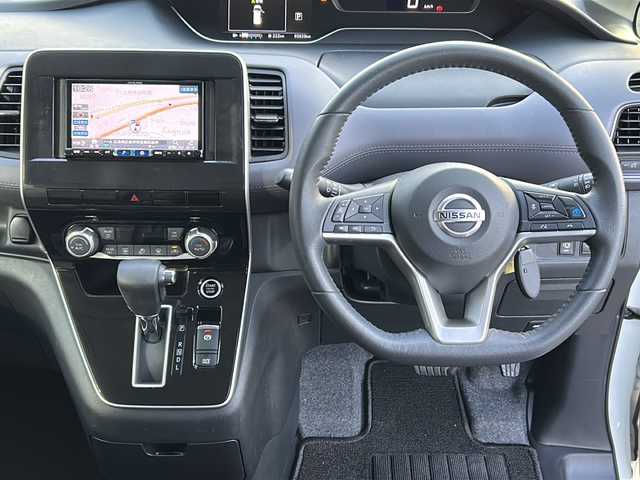 日産 セレナ ハイウェイスター V 広島県 2022(令4)年 6.6万km ブリリアントホワイトパール 禁煙/エマージェンシーブレーキ/車線逸脱警報/ハイビームアシスト/道路標識認識/BSW/プロパイロット/アルパインナビ（7DNXF）/・フルセグ/CD/DVD/SD/REC/Bluetooth/バックカメラ/革巻ステアリング/ステアリングスイッチ/オートライト/スマートキー/プッシュスタート/スマートキー/電動パーキングブレーキ/オートホールド/LEDヘッドライト/フォグランプ/ドライブレコーダー/ETC/フロアマット/ドアバイザー/アイドリングストップ/オートデュアルエアコン、リヤヒーターダクト  /純正１６インチアルミホイール