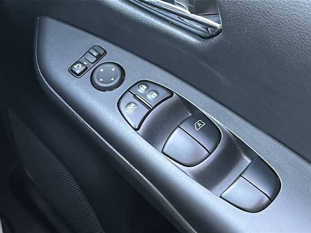 日産 セレナ ハイウェイスター V 広島県 2022(令4)年 6.6万km ブリリアントホワイトパール 禁煙/エマージェンシーブレーキ/車線逸脱警報/ハイビームアシスト/道路標識認識/BSW/プロパイロット/アルパインナビ（7DNXF）/・フルセグ/CD/DVD/SD/REC/Bluetooth/バックカメラ/革巻ステアリング/ステアリングスイッチ/オートライト/スマートキー/プッシュスタート/スマートキー/電動パーキングブレーキ/オートホールド/LEDヘッドライト/フォグランプ/ドライブレコーダー/ETC/フロアマット/ドアバイザー/アイドリングストップ/オートデュアルエアコン、リヤヒーターダクト  /純正１６インチアルミホイール