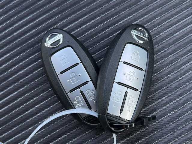 日産 セレナ ハイウェイスター V 広島県 2022(令4)年 6.6万km ブリリアントホワイトパール 禁煙/エマージェンシーブレーキ/車線逸脱警報/ハイビームアシスト/道路標識認識/BSW/プロパイロット/アルパインナビ（7DNXF）/・フルセグ/CD/DVD/SD/REC/Bluetooth/バックカメラ/革巻ステアリング/ステアリングスイッチ/オートライト/スマートキー/プッシュスタート/スマートキー/電動パーキングブレーキ/オートホールド/LEDヘッドライト/フォグランプ/ドライブレコーダー/ETC/フロアマット/ドアバイザー/アイドリングストップ/オートデュアルエアコン、リヤヒーターダクト  /純正１６インチアルミホイール