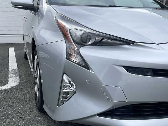 トヨタ プリウス A 熊本県 2016(平28)年 14.2万km シルバーM (株)IDOMが運営する【じしゃロン熊本店】の自社ローン対象車両になります。こちらは現金ご利用時の価格です。自社ローンご希望の方は別途その旨お申付け下さい。/純正ナビ（フルセグテレビ/DVD/CD/Bluetooth）/バックカメラ/ビルトインETC/ヘッドアップディスプレイ/BSM/コーナーセンサー/クルーズコントロール/LEDヘッドライト/オートマチックハイハイビーム/パーキングアシスト/スマートキー