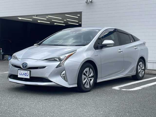 トヨタ プリウス A 熊本県 2016(平28)年 14.2万km シルバーM (株)IDOMが運営する【じしゃロン熊本店】の自社ローン対象車両になります。こちらは現金ご利用時の価格です。自社ローンご希望の方は別途その旨お申付け下さい。/純正ナビ（フルセグテレビ/DVD/CD/Bluetooth）/バックカメラ/ビルトインETC/ヘッドアップディスプレイ/BSM/コーナーセンサー/クルーズコントロール/LEDヘッドライト/オートマチックハイハイビーム/パーキングアシスト/スマートキー