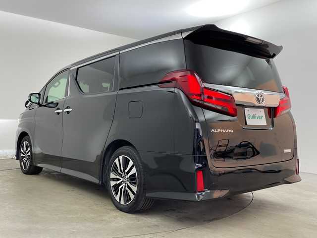 トヨタ アルファード S Cパッケージ 兵庫県 2020(令2)年 4.9万km ブラック ・ワンオーナー車/・純正ナビ&CD&DVD&TV&USB&BT/・Apple Car Play・AndroidAuto/・ビルトインETC/・デジタルインナーミラー/・バックカメラ/・3眼LEDライト/・LEDフォグランプ/・革シート/・パワーシート/・シートヒーター/・エアシート/・オットマン/・ウォークスルー/・ステアリングヒーター/・パワーバックドア/・両側パワースライドドア/・トヨタセーフティセンス/・プリクラッシュセーフティ/・レーントレーシングアシスト/・レーダークルーズコントロール/・ロードサインアシスト/・アダプティブハイビームシステム/・先行車発進告知機能/・インテリジェントクリアランスソナー/・nanoe/・純正フロアマット/・純正18インチアルミホイール