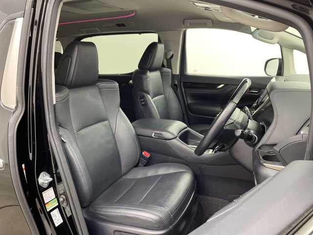 トヨタ アルファード S Cパッケージ 兵庫県 2020(令2)年 4.9万km ブラック ・ワンオーナー車/・純正ナビ&CD&DVD&TV&USB&BT/・Apple Car Play・AndroidAuto/・ビルトインETC/・デジタルインナーミラー/・バックカメラ/・3眼LEDライト/・LEDフォグランプ/・革シート/・パワーシート/・シートヒーター/・エアシート/・オットマン/・ウォークスルー/・ステアリングヒーター/・パワーバックドア/・両側パワースライドドア/・トヨタセーフティセンス/・プリクラッシュセーフティ/・レーントレーシングアシスト/・レーダークルーズコントロール/・ロードサインアシスト/・アダプティブハイビームシステム/・先行車発進告知機能/・インテリジェントクリアランスソナー/・nanoe/・純正フロアマット/・純正18インチアルミホイール