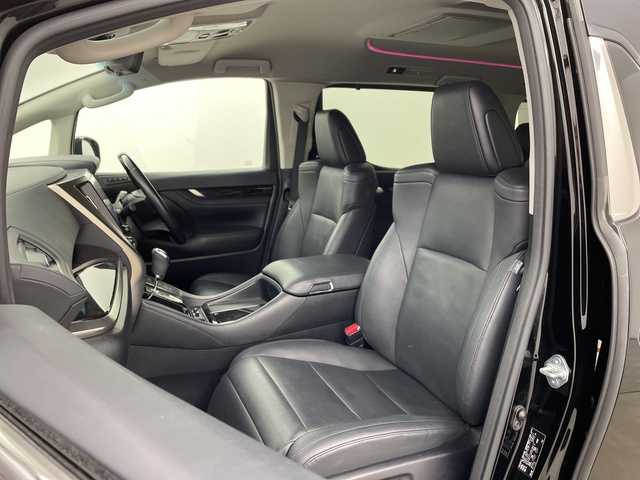 トヨタ アルファード S Cパッケージ 兵庫県 2020(令2)年 4.9万km ブラック ・ワンオーナー車/・純正ナビ&CD&DVD&TV&USB&BT/・Apple Car Play・AndroidAuto/・ビルトインETC/・デジタルインナーミラー/・バックカメラ/・3眼LEDライト/・LEDフォグランプ/・革シート/・パワーシート/・シートヒーター/・エアシート/・オットマン/・ウォークスルー/・ステアリングヒーター/・パワーバックドア/・両側パワースライドドア/・トヨタセーフティセンス/・プリクラッシュセーフティ/・レーントレーシングアシスト/・レーダークルーズコントロール/・ロードサインアシスト/・アダプティブハイビームシステム/・先行車発進告知機能/・インテリジェントクリアランスソナー/・nanoe/・純正フロアマット/・純正18インチアルミホイール