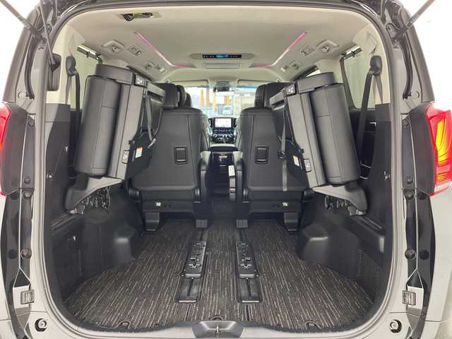 トヨタ アルファード S Cパッケージ 兵庫県 2020(令2)年 4.9万km ブラック ・ワンオーナー車/・純正ナビ&CD&DVD&TV&USB&BT/・Apple Car Play・AndroidAuto/・ビルトインETC/・デジタルインナーミラー/・バックカメラ/・3眼LEDライト/・LEDフォグランプ/・革シート/・パワーシート/・シートヒーター/・エアシート/・オットマン/・ウォークスルー/・ステアリングヒーター/・パワーバックドア/・両側パワースライドドア/・トヨタセーフティセンス/・プリクラッシュセーフティ/・レーントレーシングアシスト/・レーダークルーズコントロール/・ロードサインアシスト/・アダプティブハイビームシステム/・先行車発進告知機能/・インテリジェントクリアランスソナー/・nanoe/・純正フロアマット/・純正18インチアルミホイール