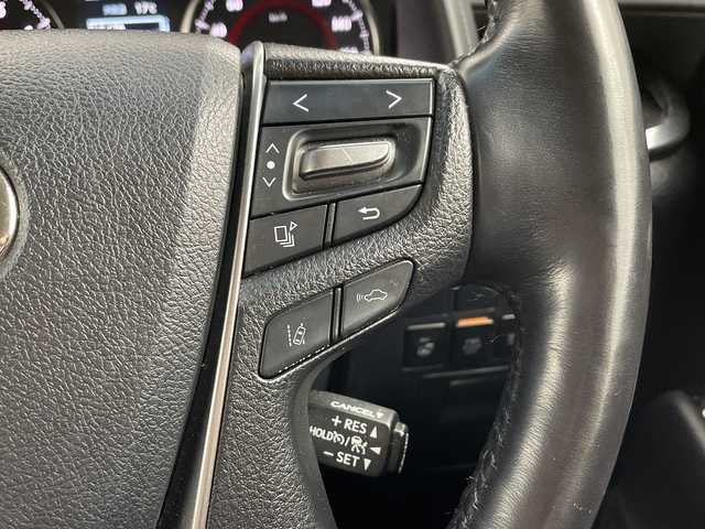 トヨタ アルファード S Cパッケージ 兵庫県 2020(令2)年 4.9万km ブラック ・ワンオーナー車/・純正ナビ&CD&DVD&TV&USB&BT/・Apple Car Play・AndroidAuto/・ビルトインETC/・デジタルインナーミラー/・バックカメラ/・3眼LEDライト/・LEDフォグランプ/・革シート/・パワーシート/・シートヒーター/・エアシート/・オットマン/・ウォークスルー/・ステアリングヒーター/・パワーバックドア/・両側パワースライドドア/・トヨタセーフティセンス/・プリクラッシュセーフティ/・レーントレーシングアシスト/・レーダークルーズコントロール/・ロードサインアシスト/・アダプティブハイビームシステム/・先行車発進告知機能/・インテリジェントクリアランスソナー/・nanoe/・純正フロアマット/・純正18インチアルミホイール