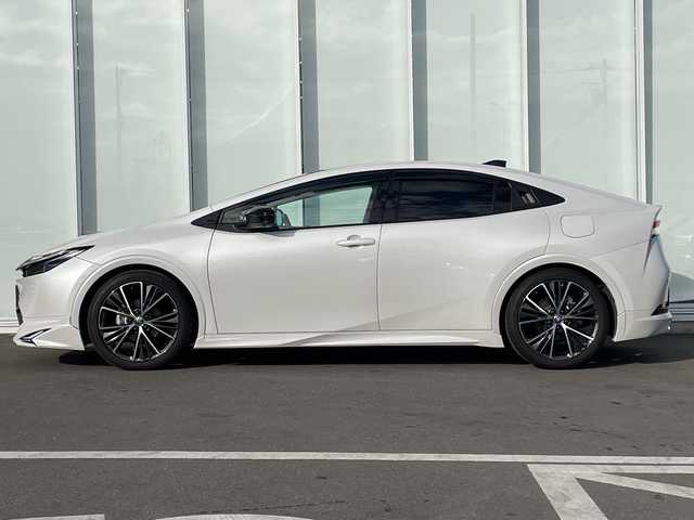 トヨタ プリウス Z 神奈川県 2023(令5)年 1.2万km プラチナホワイトパールマイカ パノラマルーフ/モデリスタフルエアロ/全方位カメラ/純正１２インチナビ/フルセグ/Bluetooth/デジタルインナーミラー/ETC2.0/追従式クルーズコントロール/純正ドライブレコーダー/パワーシート/前席シートヒーター/パーキングアシスト/ステアリングヒーター/レーンキープアシスト/衝突被害軽減システム/盗難防止装置/オートマチックハイビーム/オートライト/スペアキー