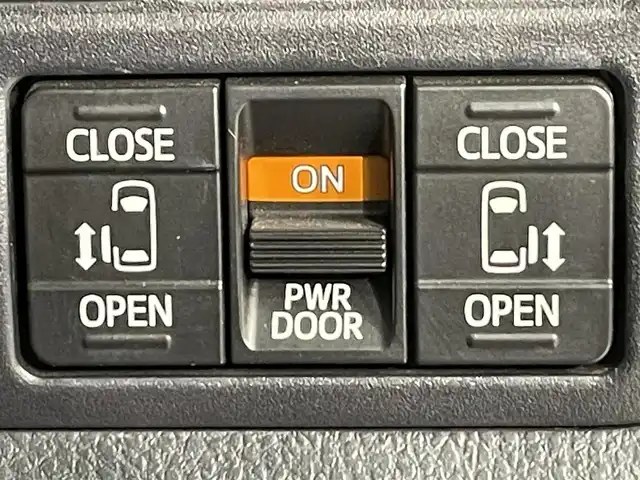 トヨタ ヴォクシー ZS 煌Ⅱ 愛知県 2019(令1)年 7.8万km ブラック 純正10incSDナビ/CD/DVD/BT/フルセグTV/バックカメラ/純正ETC2.0/トヨタセーフティーセンス/衝突軽減ブレーキ/車線逸脱警報/クリアランスソナー/先行車お知らせ機能/クルーズコントロール/両側パワースライドドア/LEDヘッドライト/オートライト/オートハイビーム/スマートキー/プッシュスタート