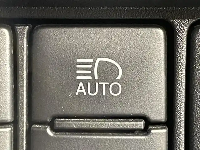 トヨタ ヴォクシー ZS 煌Ⅱ 愛知県 2019(令1)年 7.8万km ブラック 純正10incSDナビ/CD/DVD/BT/フルセグTV/バックカメラ/純正ETC2.0/トヨタセーフティーセンス/衝突軽減ブレーキ/車線逸脱警報/クリアランスソナー/先行車お知らせ機能/クルーズコントロール/両側パワースライドドア/LEDヘッドライト/オートライト/オートハイビーム/スマートキー/プッシュスタート