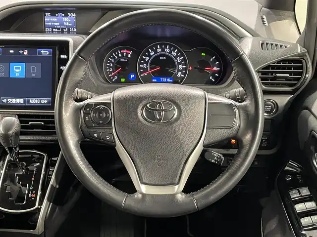 トヨタ ヴォクシー ZS 煌Ⅱ 愛知県 2019(令1)年 7.8万km ブラック 純正10incSDナビ/CD/DVD/BT/フルセグTV/バックカメラ/純正ETC2.0/トヨタセーフティーセンス/衝突軽減ブレーキ/車線逸脱警報/クリアランスソナー/先行車お知らせ機能/クルーズコントロール/両側パワースライドドア/LEDヘッドライト/オートライト/オートハイビーム/スマートキー/プッシュスタート