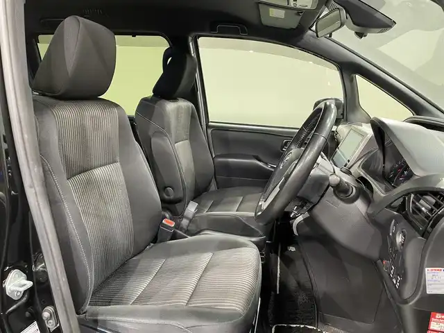 トヨタ ヴォクシー ZS 煌Ⅱ 愛知県 2019(令1)年 7.8万km ブラック 純正10incSDナビ/CD/DVD/BT/フルセグTV/バックカメラ/純正ETC2.0/トヨタセーフティーセンス/衝突軽減ブレーキ/車線逸脱警報/クリアランスソナー/先行車お知らせ機能/クルーズコントロール/両側パワースライドドア/LEDヘッドライト/オートライト/オートハイビーム/スマートキー/プッシュスタート