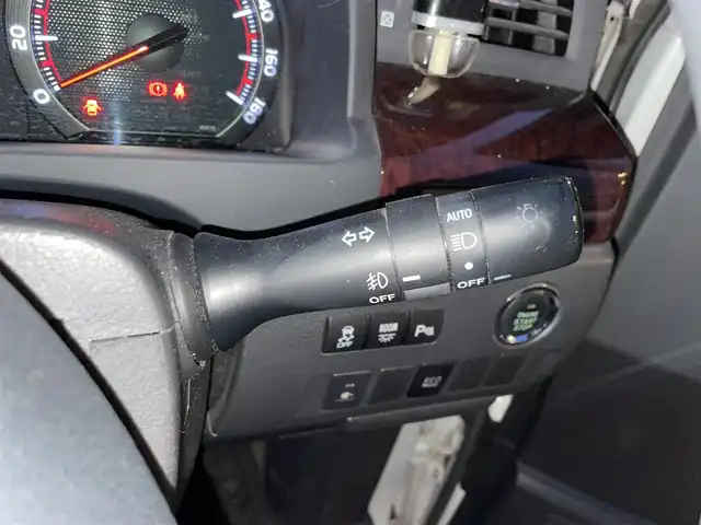 トヨタ ヴェルファイア 2．4Z 兵庫県 2012(平24)年 10.2万km ホワイトパールクリスタルシャイン (株)IDOMが運営する【じしゃロン西宮店】の自社ローン専用車両になります。こちらは現金またはオートローンご利用時の価格です。自社ローンご希望の方は別途その旨お申付け下さい/＊ETC/＊バックカメラ/＊ワンセグ/＊パワステ/＊パワーウィンドウ/＊両側パワスラ/＊横滑り防止装置/＊オートライト/＊コーナーセンサーあり