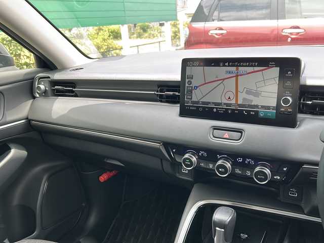 ホンダ ヴェゼル ハイブリッド e:HEV Z 茨城県 2022(令4)年 1.8万km クリスタルブラックパール Honda CONNECTディスプレイ/Bluetooth/フルセグTV/バックカメラ/ホンダセンシング/・衝突軽減ブレーキ/・アダプティブクルーズコントロール/・ブラインドスポットインフォメーション/・車線維持支援システム/・誤発進抑制機能/・標識認識機能/・後退出庫サポート/・オートマチックハイビーム/置くだけ充電/ビルトインETC2.0/ハンズフリーパワーバックドア/ハーフレザーシート/前席シートヒーター/ステアリングヒーター/ワイパーデアイサー/純正18インチAW/オートライト/LEDヘッドライト