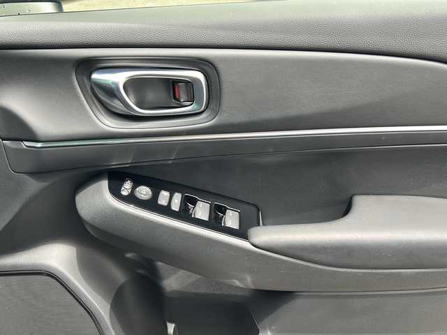 ホンダ ヴェゼル ハイブリッド e:HEV Z 茨城県 2022(令4)年 1.8万km クリスタルブラックパール Honda CONNECTディスプレイ/Bluetooth/フルセグTV/バックカメラ/ホンダセンシング/・衝突軽減ブレーキ/・アダプティブクルーズコントロール/・ブラインドスポットインフォメーション/・車線維持支援システム/・誤発進抑制機能/・標識認識機能/・後退出庫サポート/・オートマチックハイビーム/置くだけ充電/ビルトインETC2.0/ハンズフリーパワーバックドア/ハーフレザーシート/前席シートヒーター/ステアリングヒーター/ワイパーデアイサー/純正18インチAW/オートライト/LEDヘッドライト