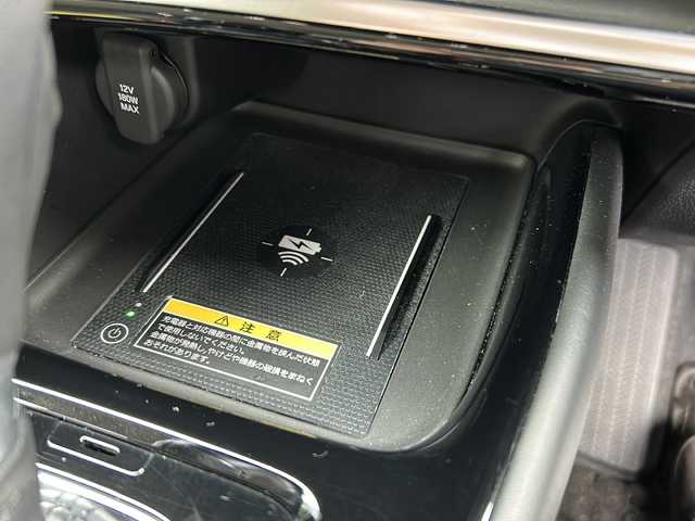 ホンダ ヴェゼル ハイブリッド e:HEV Z 茨城県 2022(令4)年 1.8万km クリスタルブラックパール Honda CONNECTディスプレイ/Bluetooth/フルセグTV/バックカメラ/ホンダセンシング/・衝突軽減ブレーキ/・アダプティブクルーズコントロール/・ブラインドスポットインフォメーション/・車線維持支援システム/・誤発進抑制機能/・標識認識機能/・後退出庫サポート/・オートマチックハイビーム/置くだけ充電/ビルトインETC2.0/ハンズフリーパワーバックドア/ハーフレザーシート/前席シートヒーター/ステアリングヒーター/ワイパーデアイサー/純正18インチAW/オートライト/LEDヘッドライト