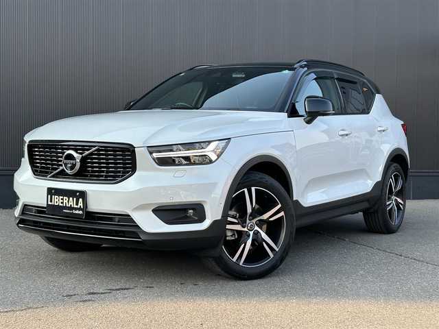 ボルボ ＸＣ４０ B4 AWD Rデザイン 道東・釧路十勝 2021(令3)年 1.6万km クリスタルホワイトP/ブラック アダプティブクルーズコントロール/レーンキーピングエイド/黒ハーフレザー/シートヒーター/メモリ付きパワーシート/360°カメラ/パワーバックドア/フットトランクオープナー/ステアリングヒーター/harman/kardon/純正HDDナビ/TV/BT/USB/ワイヤレス充電/純正ドライブレコーダー(前後)/LEDヘッドライト/オートライト/フロント/リアフォグライト/インテリセーフ/アンビエントライト/ETC