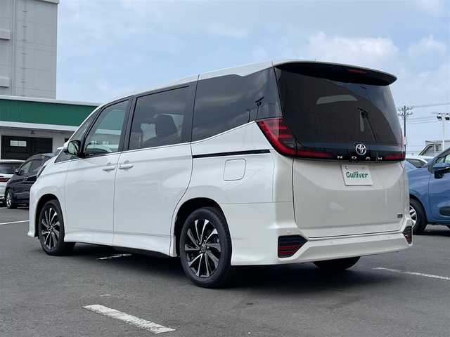 トヨタ ノア ハイブリッド S－Z 東京都 2025(令7)年 0.1万km未満 ホワイトパールクリスタルシャイン 登録済未使用車/快適利便ＨＩ/純正コネクトナビ/パノラミックビュー/プリクラッシュ/レーンディパーチャー/レーダークルーズ/シートヒーター/両側電動スライドドア/ＥＴＣ/ユニバーサルステップ