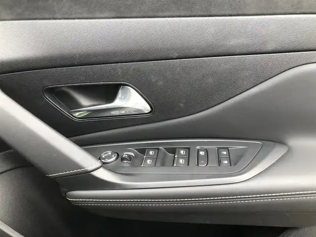 プジョー ３０８ GT ブルーHDi 福岡県 2022(令4)年 1.2万km ＤグリーンＭ コネクトアドバンスド/　10インチタッチスクリーン/コネクトナビ/i-toggle/360°ビジョン（フロントカメラ/サイドカメラ）/レーンポジションアシスト/アクティブセーフティブレーキ/トラフィックサインインフォメーション/アクティブクルーズコントロール/ブラインドスポットモニターロングレンジ/マトリクスLEDヘッドライト/GTロゴ付きディンプル革巻きステアリング/ステアリングヒーター/ハーフレザーシート/プッシュスタート/D席パワーシート/前席シートヒーター/純正18インチアルミホイール/純正フロアマット/ETC/保証書/取扱説明書