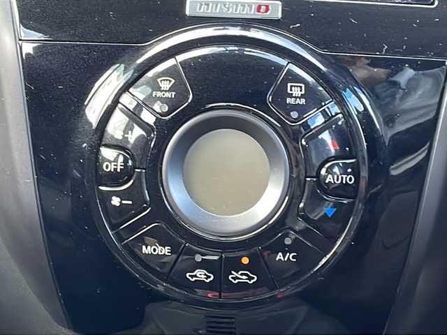 日産 ノート ニスモS 長野県 2015(平27)年 7.1万km ダークメタルグレー 純正ナビ【MP315D-W】/(CD/DVD/フルセグTV/BT)/バックカメラ/ETC/ドライブレコーダー/革巻きステアリング/LEDヘッドライト/フォグランプ/オートライト/スマートキー/Pスタート/電動格納ミラー/純正17インチAW/純正フロアマット/ドアバイザー