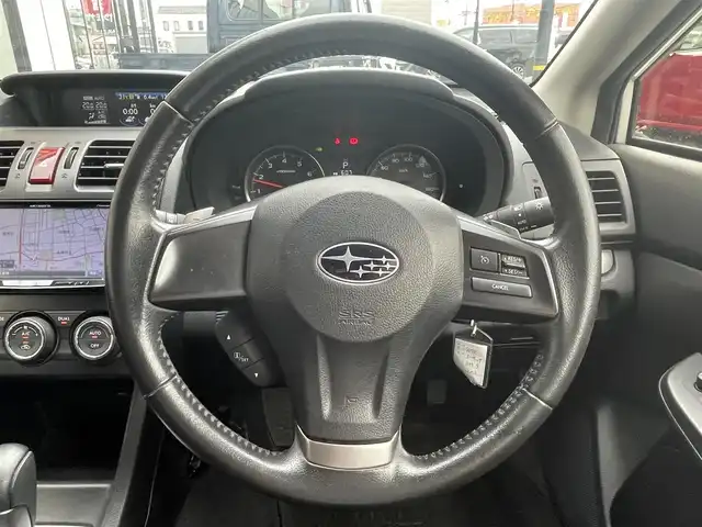 スバル インプレッサ スポーツ 2．0i 宮城県 2013(平25)年 5.7万km サテンホワイトパール 登録時走行距離56451km/純正SDナビ/FM・AM・Bluetooth・フルセグTV・HDMI・AUX・iPad/デュアルエアコン/ETC/クルーズコントロール（追従走行なし）/ドライブレコーダー/パドルシフト/アイドリングストップ/純正アルミホイール/フォグランプ/ドアバイザー/ウインカーミラー/純正フロアマット