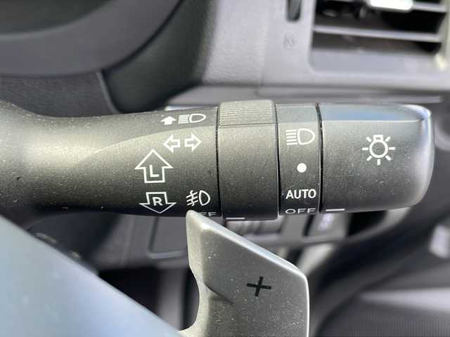 スバル インプレッサ スポーツ 2．0i 山梨県 2013(平25)年 5.7万km サテンホワイトパール 純正SDナビ/FM・AM・Bluetooth・フルセグTV/ETC/クルーズコントロール（追従走行なし）/ドライブレコーダー/パドルシフト/アイドリングストップ/純正アルミホイール/フォグランプ/ドアバイザー/ウインカーミラー/純正フロアマット