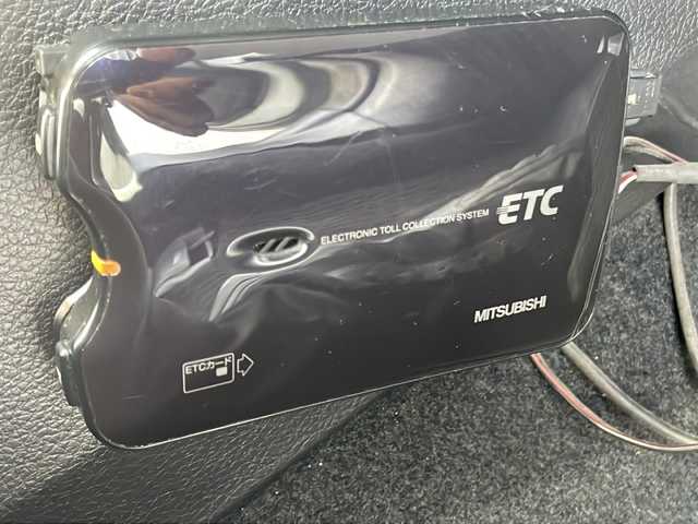 スバル インプレッサ スポーツ 2．0i 山梨県 2013(平25)年 5.7万km サテンホワイトパール 純正SDナビ/FM・AM・Bluetooth・フルセグTV/ETC/クルーズコントロール（追従走行なし）/ドライブレコーダー/パドルシフト/アイドリングストップ/純正アルミホイール/フォグランプ/ドアバイザー/ウインカーミラー/純正フロアマット