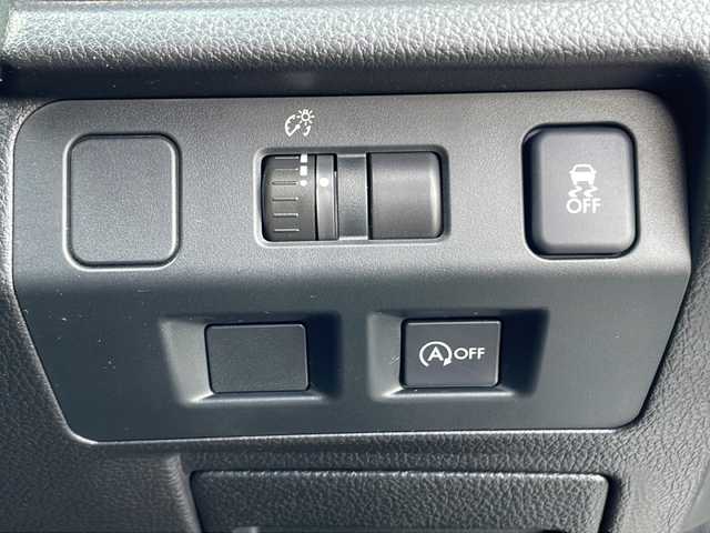 スバル インプレッサ スポーツ 2．0i 山梨県 2013(平25)年 5.7万km サテンホワイトパール 純正SDナビ/FM・AM・Bluetooth・フルセグTV/ETC/クルーズコントロール（追従走行なし）/ドライブレコーダー/パドルシフト/アイドリングストップ/純正アルミホイール/フォグランプ/ドアバイザー/ウインカーミラー/純正フロアマット