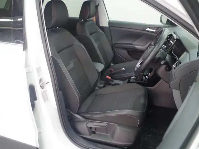 フォルクスワーゲン ＶＷ Ｔ－クロス TSI スタイル 兵庫県 2021(令3)年 1.5万km ピュアホワイト デザインパッケージ/純正18インチAW/ブラックドアミラー/ツートンシート/セーフティパッケージ/ACC/LKA/BSA/テクノロジーパッケージ/デジタルメータークラスター/ワイヤレスチャージ/バックカメラ/ETC/アンビエントライト/LEDヘッドライト/前後ドライブレコーダー/プッシュスタート/スマートキー