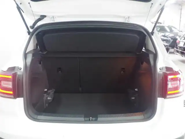 フォルクスワーゲン ＶＷ Ｔ－クロス TSI スタイル 兵庫県 2021(令3)年 1.5万km ピュアホワイト デザインパッケージ/純正18インチAW/ブラックドアミラー/ツートンシート/セーフティパッケージ/ACC/LKA/BSA/テクノロジーパッケージ/デジタルメータークラスター/ワイヤレスチャージ/バックカメラ/ETC/アンビエントライト/LEDヘッドライト/前後ドライブレコーダー/プッシュスタート/スマートキー