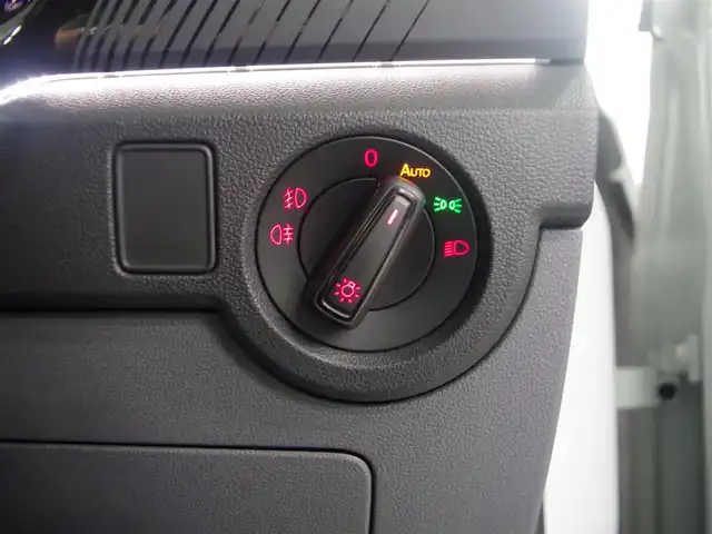 フォルクスワーゲン ＶＷ Ｔ－クロス TSI スタイル 兵庫県 2021(令3)年 1.5万km ピュアホワイト デザインパッケージ/純正18インチAW/ブラックドアミラー/ツートンシート/セーフティパッケージ/ACC/LKA/BSA/テクノロジーパッケージ/デジタルメータークラスター/ワイヤレスチャージ/バックカメラ/ETC/アンビエントライト/LEDヘッドライト/前後ドライブレコーダー/プッシュスタート/スマートキー