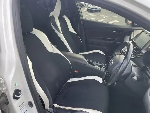 トヨタ Ｃ－ＨＲ G－T 長野県 2017(平29)年 11.6万km ホワイトパールクリスタルシャイン 4WD/純正ナビ/・Bluetooth/TV/CD/DVD/バックカメラ/純正ETC/社外ドライブレコーダー/ハーフレザーシート/前席シートヒーター/社外フロアマット/純正18インチＡＷ/ＬＥＤオートライト/モデリスタエアロ/ＴＶキャンセラー/デジタルインナーミラー/ＢＳＭ/クルーズコントロール追走あり/スペアキー1本/スマートキー/取り扱い説明書/保証書