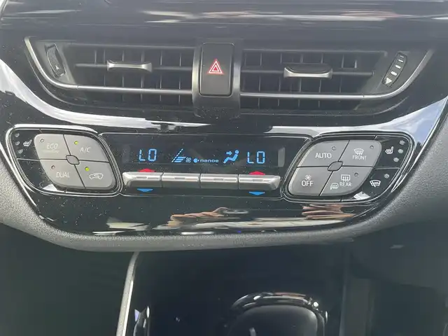 トヨタ Ｃ－ＨＲ G－T 長野県 2017(平29)年 11.6万km ホワイトパールクリスタルシャイン 4WD/純正ナビ/・Bluetooth/TV/CD/DVD/バックカメラ/純正ETC/社外ドライブレコーダー/ハーフレザーシート/前席シートヒーター/社外フロアマット/純正18インチＡＷ/ＬＥＤオートライト/モデリスタエアロ/ＴＶキャンセラー/デジタルインナーミラー/ＢＳＭ/クルーズコントロール追走あり/スペアキー1本/スマートキー/取り扱い説明書/保証書