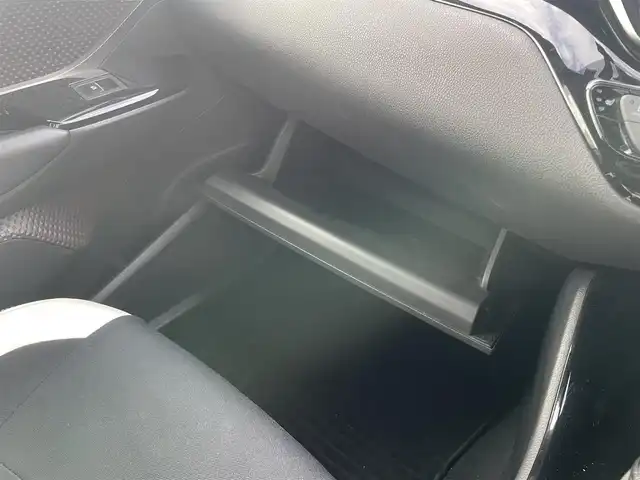 トヨタ Ｃ－ＨＲ G－T 長野県 2017(平29)年 11.6万km ホワイトパールクリスタルシャイン 4WD/純正ナビ/・Bluetooth/TV/CD/DVD/バックカメラ/純正ETC/社外ドライブレコーダー/ハーフレザーシート/前席シートヒーター/社外フロアマット/純正18インチＡＷ/ＬＥＤオートライト/モデリスタエアロ/ＴＶキャンセラー/デジタルインナーミラー/ＢＳＭ/クルーズコントロール追走あり/スペアキー1本/スマートキー/取り扱い説明書/保証書