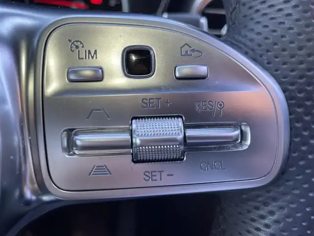 メルセデス・ベンツ ＧＬＣ２２０ d 4マチック AMGライン 栃木県 2020(令2)年 3.6万km ポーラホワイト ワンオーナー /レーダーセーフティ/パノラミックスライディングルーフ/アンビエントライト /ナビ/フルセグ/全方位カメラ/ETC/キーレスゴー/ハーフレザー /パワーシート /全席シートヒーター /ACC/レーンキープアシスト/ブラインドスポット /LEDヘッドライト/オートライト/パークトロニック /ドアバイザー/エアサスペンション/ドライブレコーダー