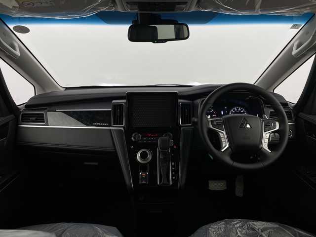 三菱 デリカＤ：５ シャモニー 新潟県 2025(令7)年 0.1千km グラファイトグレーメタリック/ブラックマイカ 4WD/e-Assist/登録済未使用車/マルチアラウンドモニター/両側パワースライドドア/パワーバックドア/レーダークルーズコントロール/LEDオートライト/ハーフレザーシート/シートヒーター/純正18インチアルミホイール/パドルシフト/ブラインドスポットウォーニング/ステアリングヒーター/スマートキー