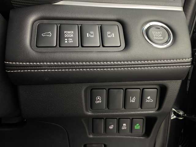 三菱 デリカＤ：５ シャモニー 新潟県 2025(令7)年 0.1千km グラファイトグレーメタリック/ブラックマイカ 4WD/e-Assist/登録済未使用車/マルチアラウンドモニター/両側パワースライドドア/パワーバックドア/レーダークルーズコントロール/LEDオートライト/ハーフレザーシート/シートヒーター/純正18インチアルミホイール/パドルシフト/ブラインドスポットウォーニング/ステアリングヒーター/スマートキー