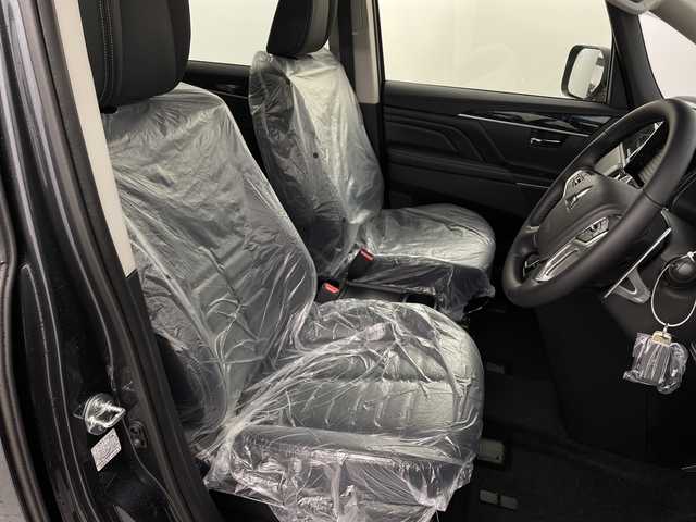 三菱 デリカＤ：５ シャモニー 新潟県 2025(令7)年 0.1千km グラファイトグレーメタリック/ブラックマイカ 4WD/e-Assist/登録済未使用車/マルチアラウンドモニター/両側パワースライドドア/パワーバックドア/レーダークルーズコントロール/LEDオートライト/ハーフレザーシート/シートヒーター/純正18インチアルミホイール/パドルシフト/ブラインドスポットウォーニング/ステアリングヒーター/スマートキー