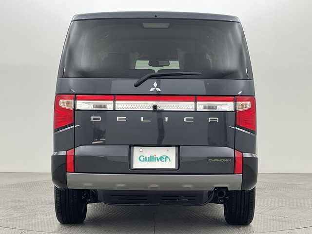 三菱 デリカＤ：５ シャモニー 新潟県 2025(令7)年 0.1千km グラファイトグレーメタリック/ブラックマイカ 4WD/e-Assist/登録済未使用車/マルチアラウンドモニター/両側パワースライドドア/パワーバックドア/レーダークルーズコントロール/LEDオートライト/ハーフレザーシート/シートヒーター/純正18インチアルミホイール/パドルシフト/ブラインドスポットウォーニング/ステアリングヒーター/スマートキー