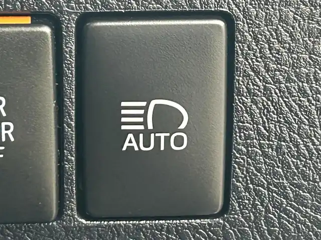 トヨタ アルファード S Cパッケージ 岡山県 2021(令3)年 5.5万km ホワイトパールクリスタルシャイン プッシュスタート/100V電源/スマートキー/レーダークルーズコントロール/後席モニター/ビルトインETC/バックカメラ/フルセグテレビ/純正9インチメモリナビ/サンルーフ/オットマン/ドライブレコーダー/純正フロアマット/パワーシート/エアシート/シートヒーター/両側パワースライドドア/パワーバックドア/純正アルミホイール/オートライト/オートハイビーム/純正LEDヘッドライト/衝突軽減ブレーキ/新車保証書/取扱説明書/スペアキー×1