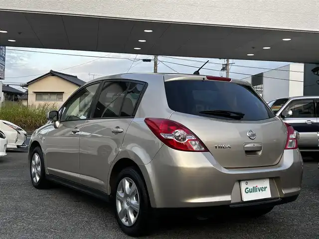 日産 ティーダ 15M SV +プラズマ 熊本県 2012(平24)年 7.4万km シルキーベージュ 純正7インチナビ(MP311D-A)/【ワンセグTV/Bluetooth/DVD/CD】/オートライト/ETC/純正フロアマット/取扱説明書