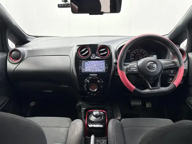日産 ノート e－パワー ニスモ 埼玉県 2017(平29)年 10.5万km ダークメタルグレー (株)IDOMが運営する【じしゃロン鳩ヶ谷店】の自社ローン専用車両になりますこちらは現金またはオートローンご利用時の価格です。自社ローンご希望の方は別途その旨お申付け下さい/純正SDナビ/　(CD/DVD/Bluetooth接)/アラウンドビューモニター/フルセグテレビ/ＥＴＣ/ドライブレコーダー/プッシュスタート/エマージェンシーブレーキ/クリアランスソナー/レーンキープアシスト/オートライト/ＬＥＤヘッドライト