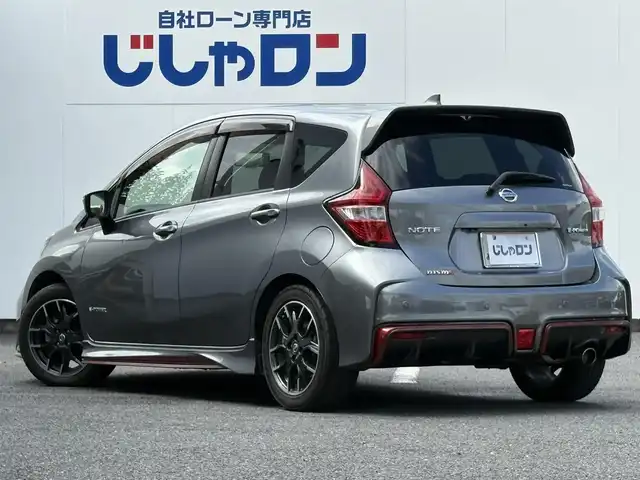 日産 ノート e－パワー ニスモ 埼玉県 2017(平29)年 10.5万km ダークメタルグレー (株)IDOMが運営する【じしゃロン鳩ヶ谷店】の自社ローン専用車両になりますこちらは現金またはオートローンご利用時の価格です。自社ローンご希望の方は別途その旨お申付け下さい/純正SDナビ/　(CD/DVD/Bluetooth接)/アラウンドビューモニター/フルセグテレビ/ＥＴＣ/ドライブレコーダー/プッシュスタート/エマージェンシーブレーキ/クリアランスソナー/レーンキープアシスト/オートライト/ＬＥＤヘッドライト
