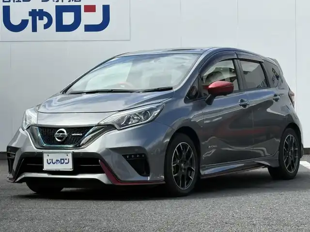 日産 ノート e－パワー ニスモ 埼玉県 2017(平29)年 10.5万km ダークメタルグレー (株)IDOMが運営する【じしゃロン鳩ヶ谷店】の自社ローン専用車両になりますこちらは現金またはオートローンご利用時の価格です。自社ローンご希望の方は別途その旨お申付け下さい/純正SDナビ/　(CD/DVD/Bluetooth接)/アラウンドビューモニター/フルセグテレビ/ＥＴＣ/ドライブレコーダー/プッシュスタート/エマージェンシーブレーキ/クリアランスソナー/レーンキープアシスト/オートライト/ＬＥＤヘッドライト