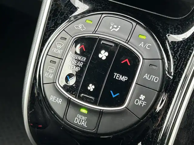 トヨタ ヴォクシー ZS 煌Ⅱ 群馬県 2019(令1)年 3.6万km ブラック モデリスタエアロ(F/S/R)/アルパイン11型ナビ/CD・DVD・BT・フルセグ/アルパイン10.1型モニター/両側パワースライドドア/バックカメラ/前後ドライブレコーダー/ビルトインETC/モデリスタスポーツマフラー/クルーズコントロール/横滑り防止装置/レーンキープアシスト/衝突軽減ブレーキ/アイドリングストップ/DAD18インチAW/取説・保証書/スマートキー×2