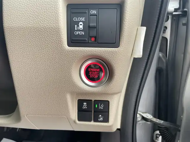 ホンダ Ｎ ＢＯＸ G L ホンダセンシング 愛媛県 2017(平29)年 4.4万km ルナシルバーM 社外SDナビ/【Bluetooth/ワンセグ/CD】/純正ドライブレコーダー/バックカメラ/追従クルーズコントロール/レーンキープアシスト/プッシュスタート/片側パワースライドドア/ETC/LEDヘッドライト/衝突被害軽減システム/レーンキープアシスト