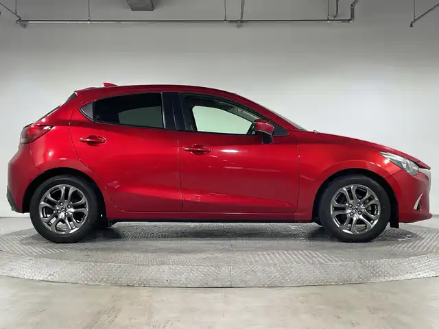 マツダ デミオ XDテーラードブラウン 神奈川県 2017(平29)年 5万km ソウルレッドプレミアムメタリック i-ACTIVSENSE/純正ナビ/・BT/フルセグTV/CD/DVD/AUX/USB/ETC/アイドリングストップ機能/シートヒーター(D/N)/革巻きステアリング/ステアリングスイッチ/Autoライト/パドルシフト/コーナーセンサー/シートリフター/ヘッドアップディスプレイ/LEDヘッドライト/電動格納ミラー/ウィンカーミラー/純正フロアマット/純正16インチアルミホイール