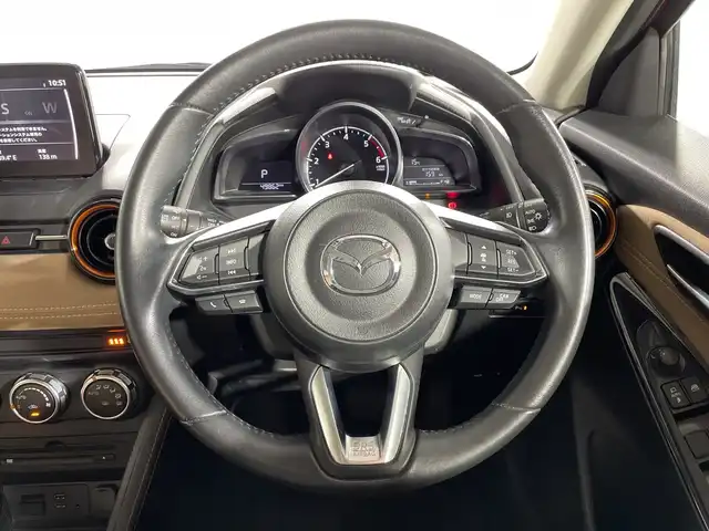 マツダ デミオ XDテーラードブラウン 神奈川県 2017(平29)年 5万km ソウルレッドプレミアムメタリック i-ACTIVSENSE/純正ナビ/・BT/フルセグTV/CD/DVD/AUX/USB/ETC/アイドリングストップ機能/シートヒーター(D/N)/革巻きステアリング/ステアリングスイッチ/Autoライト/パドルシフト/コーナーセンサー/シートリフター/ヘッドアップディスプレイ/LEDヘッドライト/電動格納ミラー/ウィンカーミラー/純正フロアマット/純正16インチアルミホイール