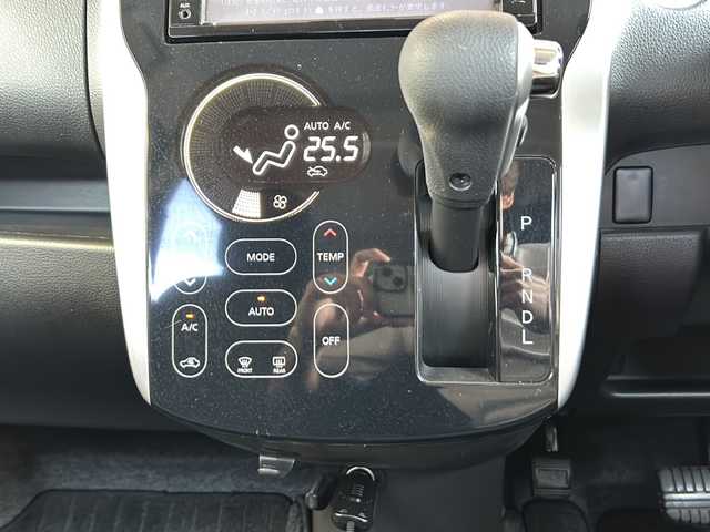 日産 デイズ ハイウェイスターG 静岡県 2015(平27)年 7.2万km プレミアムパープルP 純正ナビ/・（Bluetooth/CD/DVD/TV/AUX/ラジオ）/主要装備/・エマージェンシーブレーキー/・レーンキープアシスト/・横滑り防止装置/・アイドリングストップ/・全方位カメラ/・アラウンドビューモニター/・ステアリングリモコン/・ハーフレザーシート/・ベンチシート/・キセノンヘッドライト/・純正アルミホイール/・純正フロアマット/・ドライブレコーダー/・ETC/・インテリキー